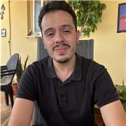 Psicólogo, y Profesor de materias básicas de primaria y ESO, con experiencia en menores con necesidades adaptadas